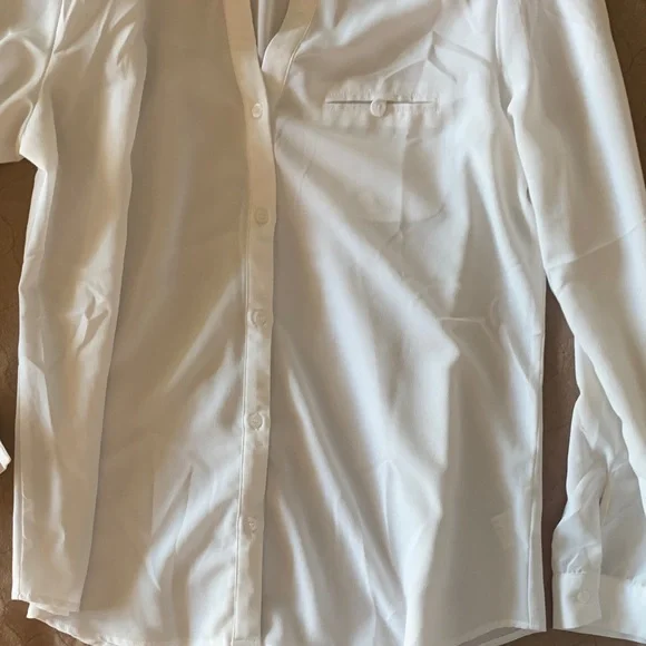 Kut from the Kloth Classic White Button-Up Blouse - Picture 4 of 5